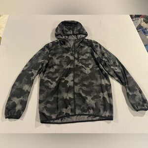 Adidas Running Men's Gray Camouflage Windbreaker size Medium
